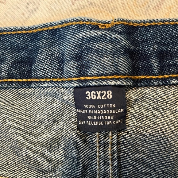 Relaxed Fit Blue Jeans with Classic Style - Picture 6 of 9